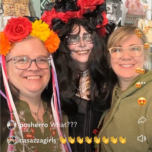 @POUTYPANTS will be live Monday, 12/9 with Tanya in her closet! 2bshandbags - Picture 4 of 12